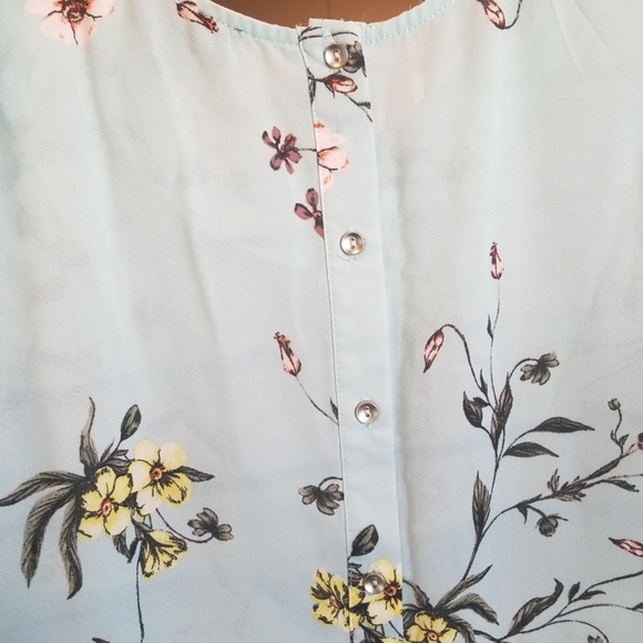 NWT OLM floral print blouse - Picture 3 of 4